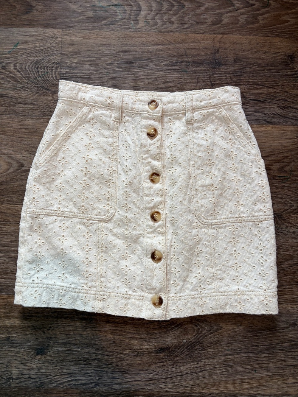 MINKPINK NWT Eyelet Mini Skirt S Ivory Button Front Cottagecore Boho